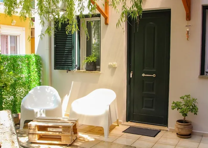 Apartment Tiny House 2