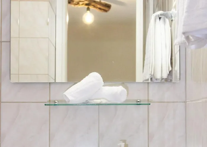 Apartment Tiny House 2 *